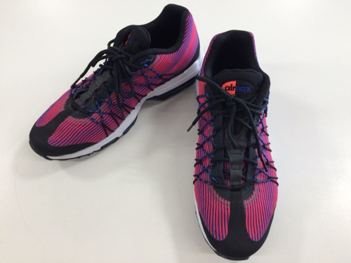 スニーカーのNIKE