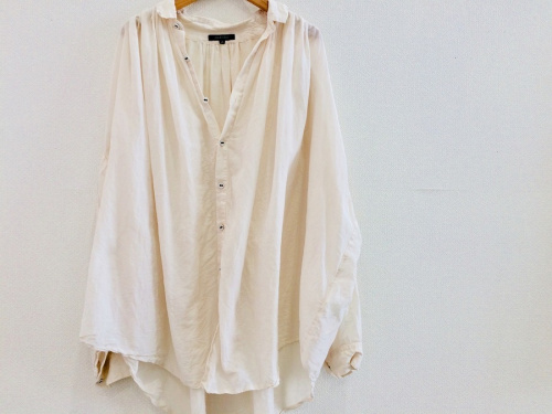 レディースファッションの衣類　古着