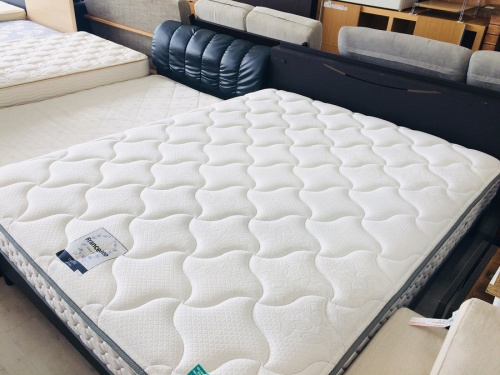 家具のベッド　ダブル