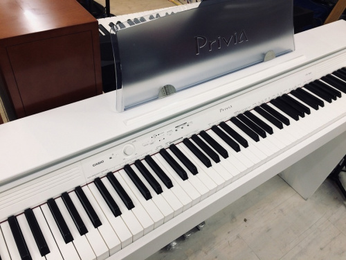 楽器の電子ピアノ