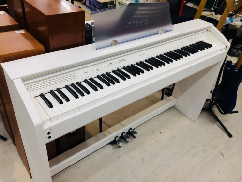 電子ピアノのCASIO