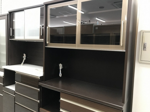 中古家具 大阪の中古食器棚 大阪