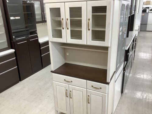 中古家具 大阪の中古食器棚 大阪