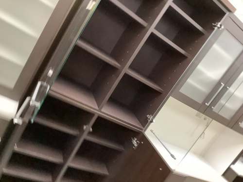 中古家具　大阪の中古食器棚　大阪