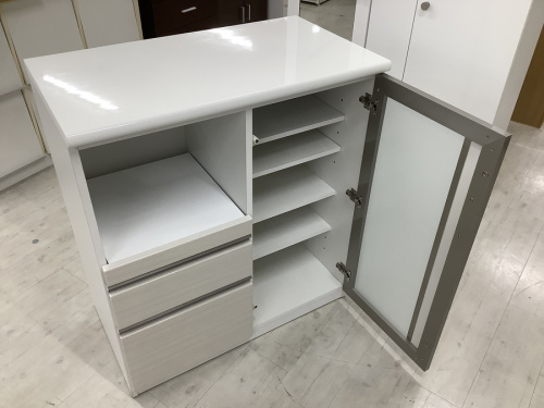 中古家具　大阪の中古食器棚　大阪