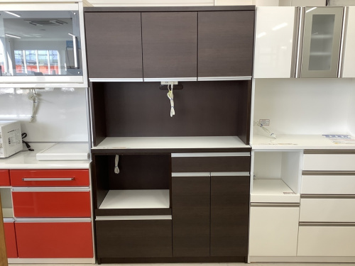 中古家具　大阪の中古食器棚　大阪