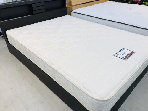 家具のベッド