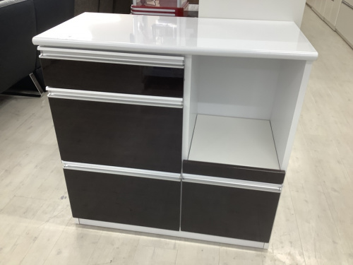 中古家具　大阪の中古食器棚　大阪