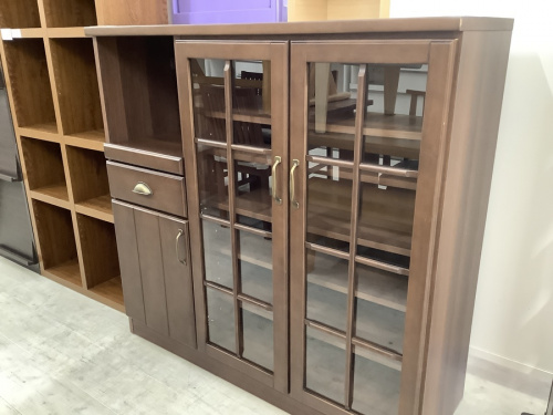 中古家具 大阪の中古食器棚 大阪