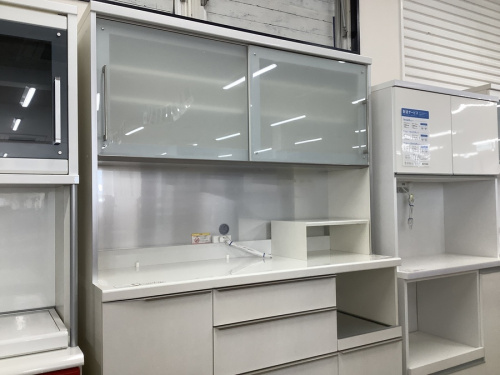 中古家具 大阪の中古食器棚 大阪