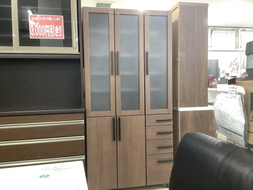 中古家具　大阪の中古食器棚　大阪