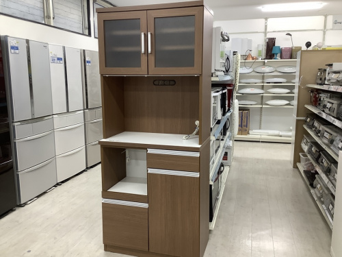 中古家具 大阪の中古食器棚 大阪