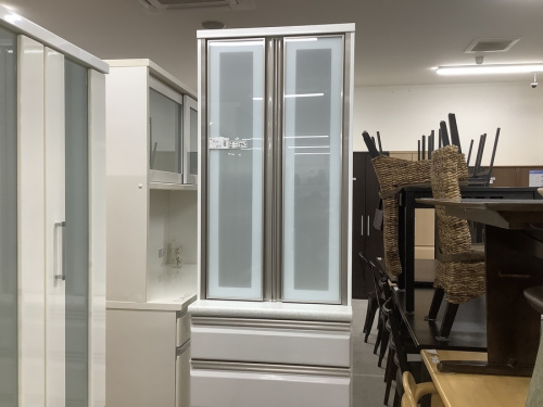 中古家具 大阪の中古食器棚 大阪