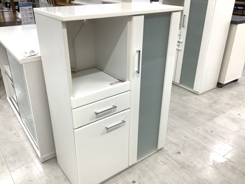 中古家具　大阪の中古食器棚　大阪
