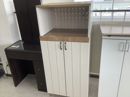 中古家具　大阪の中古食器棚　大阪