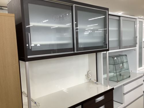 中古家具　大阪の中古食器棚　大阪