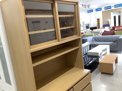 中古家具　大阪の中古食器棚　大阪