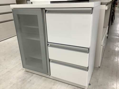 中古家具 大阪の中古食器棚 大阪