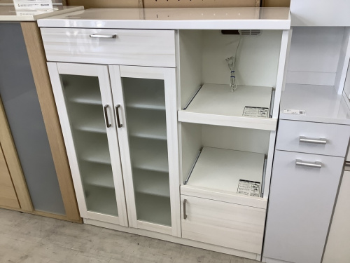 中古家具 大阪の中古食器棚 大阪