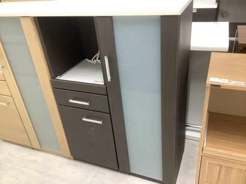 中古家具　大阪の中古食器棚　大阪