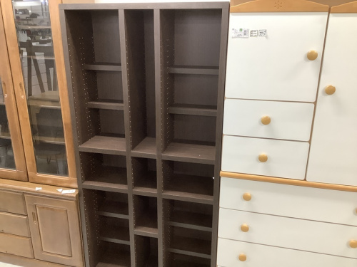 収納家具の本収納