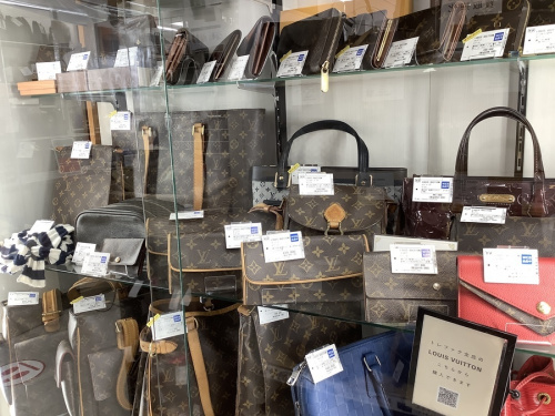 バッグのLOUIS VUITTON
