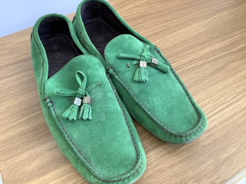 ドライビングシューズのヴィトン