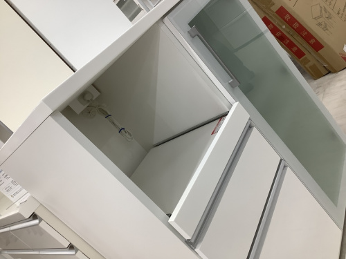 家具の食器棚