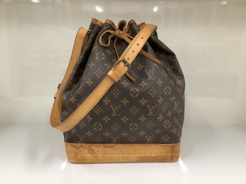 バッグのショルダーバッグ