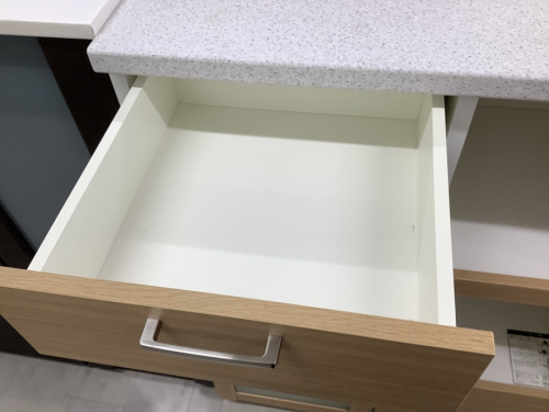 キッチン収納のミドルレンジボード