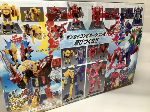 戦隊ヒーローのBANDAI
