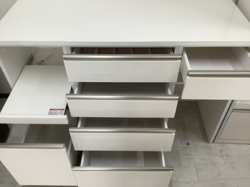 キッチン収納のキッチンカウンター