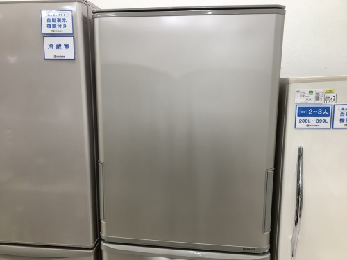 冷蔵庫の3ドア冷蔵庫