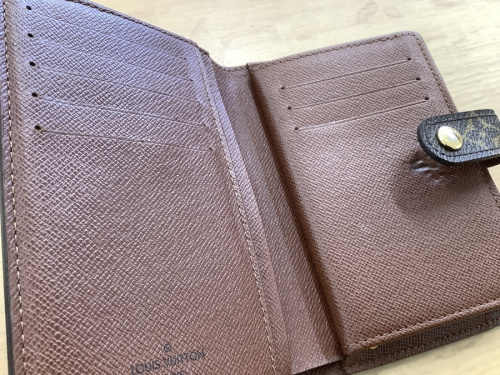 LOUIS VUITTON