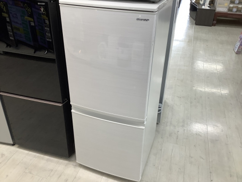 冷蔵庫の2ドア冷蔵庫