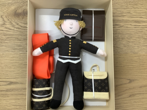 ベルボーイグルームのLOUIS VUITTON