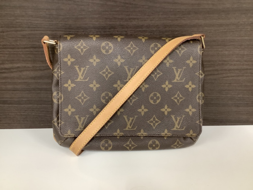 バッグのショルダーバッグ