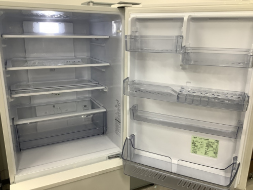 冷蔵庫の4ドア冷蔵庫