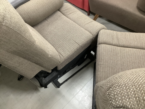電動リクライニングソファーの家具