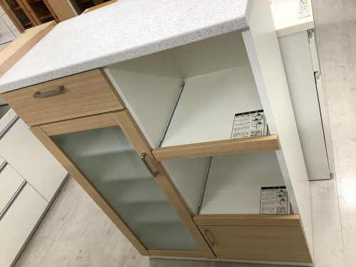 食器棚の収納家具