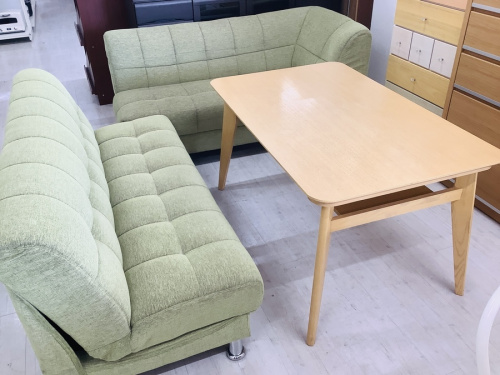 生活家具のテーブル