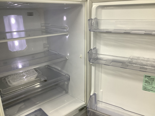 冷蔵庫の3ドア冷蔵庫