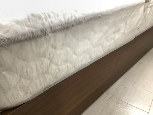 ベッドのダブルベッド