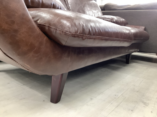 ハイバックの合皮