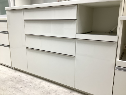 食器棚の収納家具