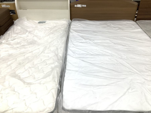 ベッドの堺