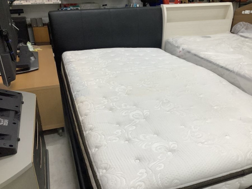 ベッドのセミダブル