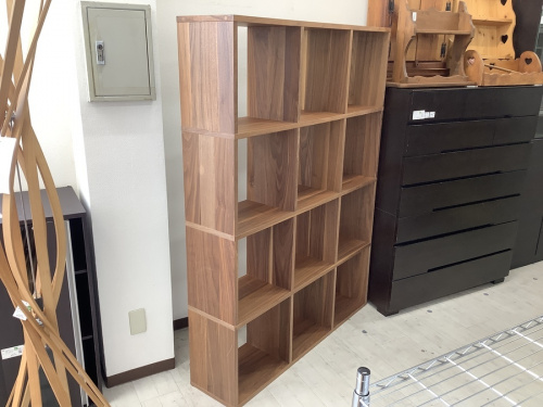 万能収納のスタッキングシェルフ