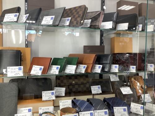 シャネルのLOUIS VITTON