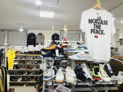 スニーカーのローカットスニーカー